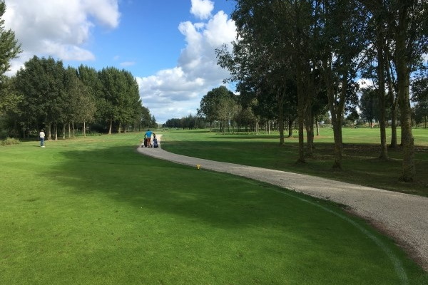 Een voordeel van Nobre Cál Halfverharding: begaanbaar voor golfkarretjes