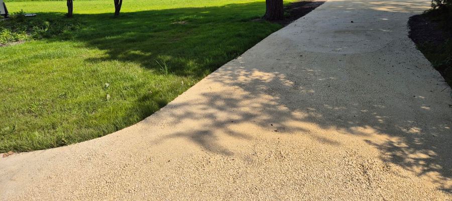 Mooi geel opvallend pad aangelegd met Nobre Cál Gravel